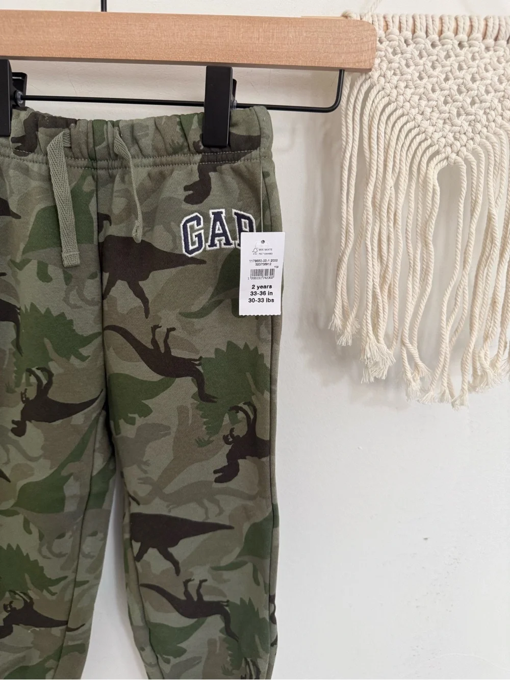 GAP - 2y - NWT camo dino sweatpants